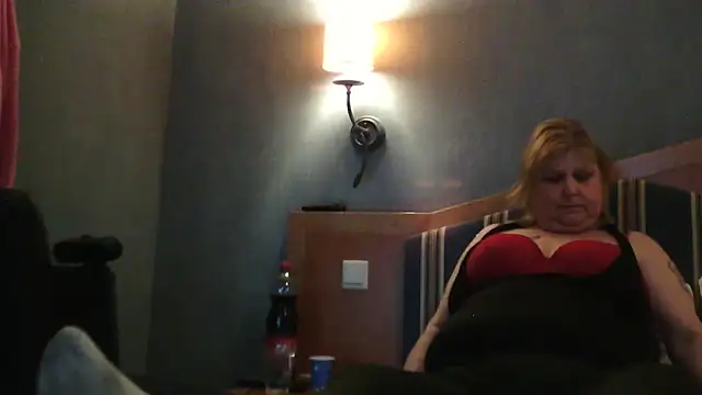 Sylviastar46 online show from February 11, 7:15 pm