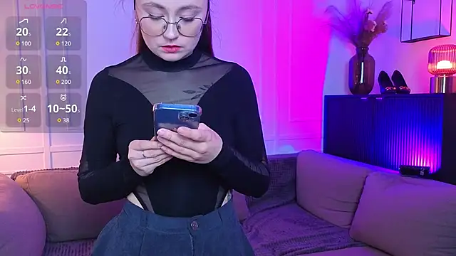 AmeliaTeylor online show from October 30, 7:00 am