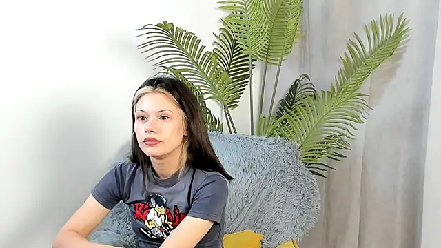 BrandiFraise online show from November 1, 8:07 am