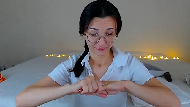 Dorotty  online show from November 2, 2:15 am