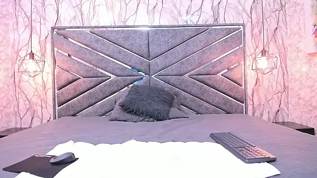 DIRTY MIIA  online show from November 15, 12:39 pm