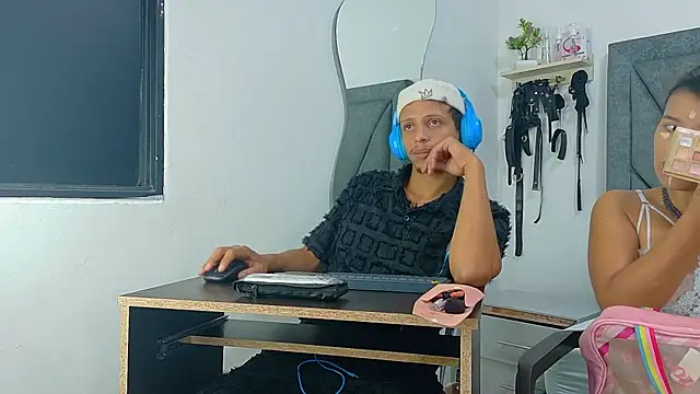 DamianandEva online show from June 2, 12:50 pm