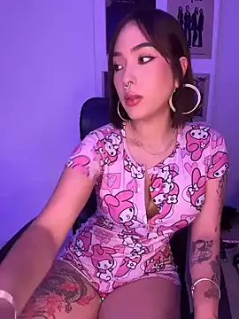 Raven DeVille online show from May 11, 1:08 am