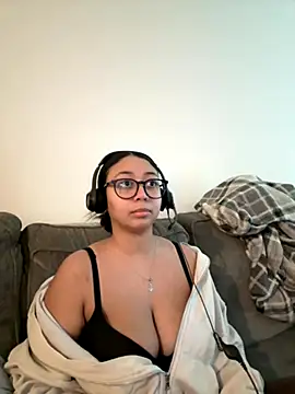 minha baby online show from December 4, 5:35 pm