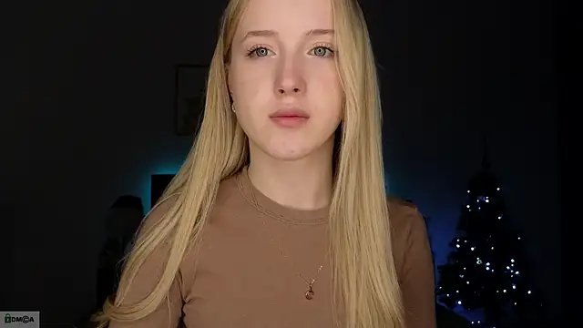 adele armass online show from December 18, 9:30 pm