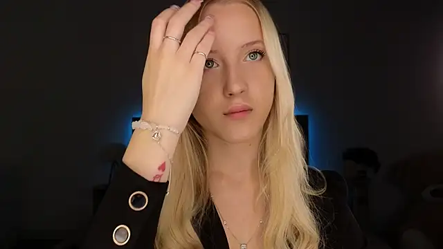 adele armass online show from March 28, 8:30 pm