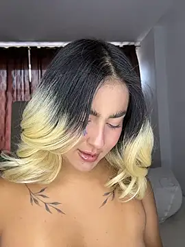 Elina Hills online show from June 16, 2:07 pm