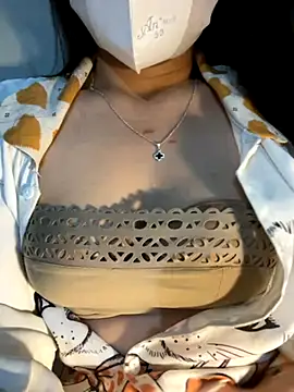 lylyyou online show from November 23, 1:24 pm