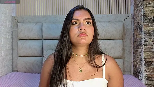 amarahanks1 online show from December 16, 7:31 pm