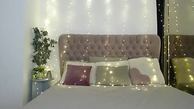 Sandra angel  online show from December 21, 2:16 am