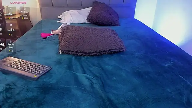 Lucerop  online show from March 14, 4:13 am