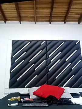 Samaraa Lee online show from December 15, 11:15 am