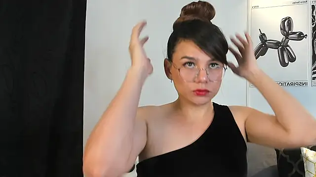 Cloe Bonne online show from November 21, 9:50 pm