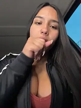 Samantha firee online show from April 16, 11:10 am