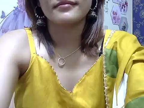 maira 33 online show from March 29, 2:49 pm