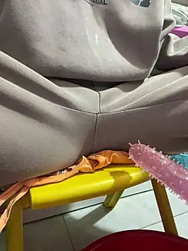 LunoChucki online show from February 2, 1:04 am