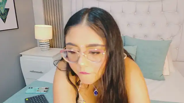 ScarlettPetrova online show from April 15, 1:00 pm