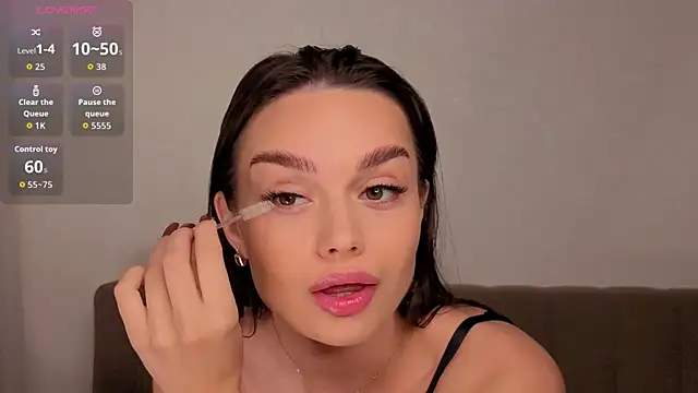 Violet Johnsonn online show from April 18, 5:32 am