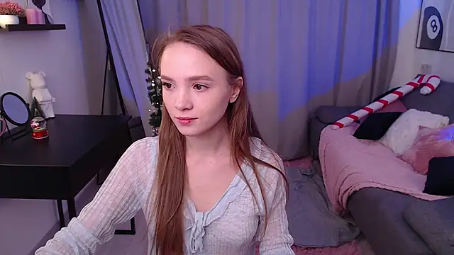 Adria Arjona online show from December 18, 7:35 am