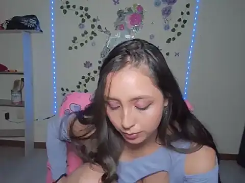 naughtygoddesss  online show from December 16, 5:46 am