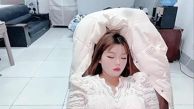 qiqi-8888 online show from November 3, 10:19 am