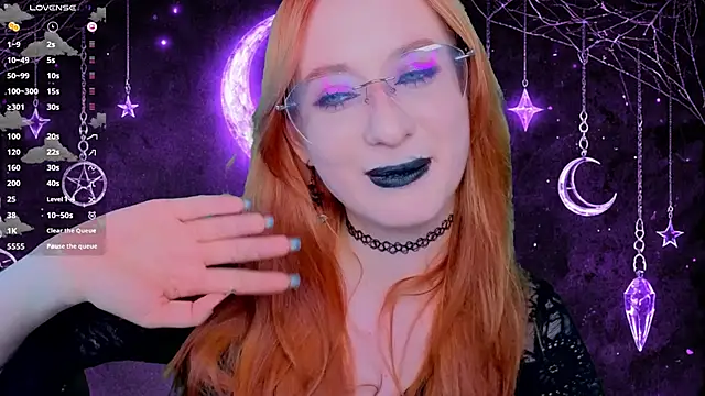 WICKEDEMBER online show from April 11, 7:45 am