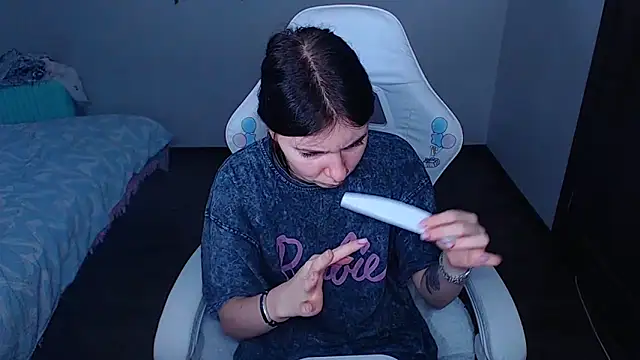  Daniella True  online show from November 7, 5:40 pm