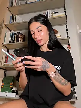 VickyM99 online show from March 21, 8:19 am