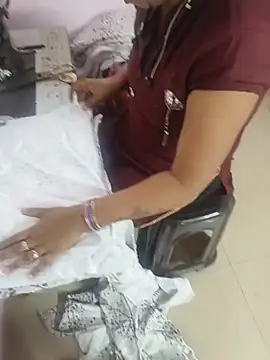 Lailamajnu1996 online show from January 12, 5:34 am