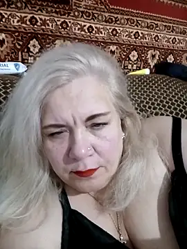 IZOLDA99 online show from November 4, 7:24 am