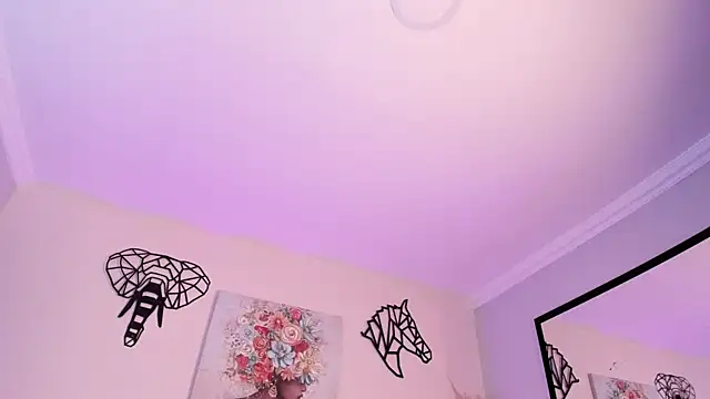 Isabella Crofts online show from November 17, 3:07 am