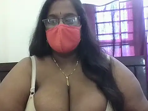 hootypriya online show from March 10, 11:47 am