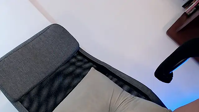 miss ditey09 online show from December 21, 10:57 pm