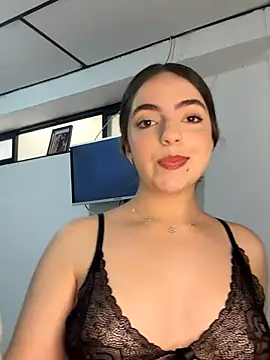 Koralyn 44 online show from November 6, 9:32 pm