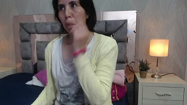 GiselaZivic online show from January 15, 7:31 pm