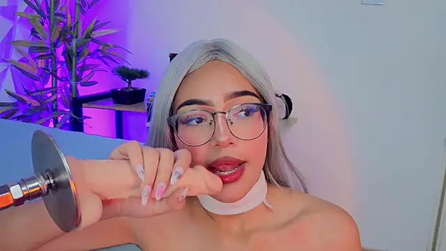  ViolletteNoir  online show from November 14, 8:31 pm