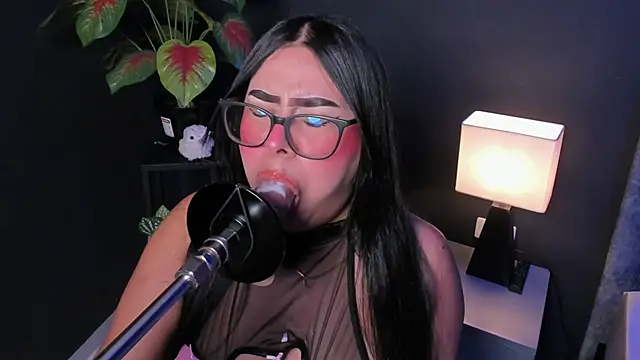 Amy whittee online show from March 14, 3:51 am