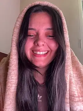 candicewest  online show from April 14, 3:34 pm