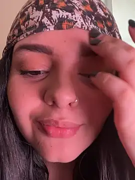 candicewest  online show from February 1, 6:06 pm