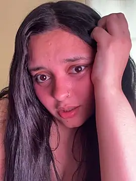 candicewest  online show from April 19, 6:10 pm