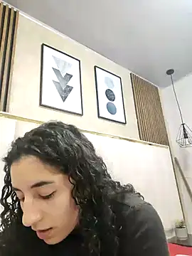 DemiJones  online show from November 13, 4:44 am