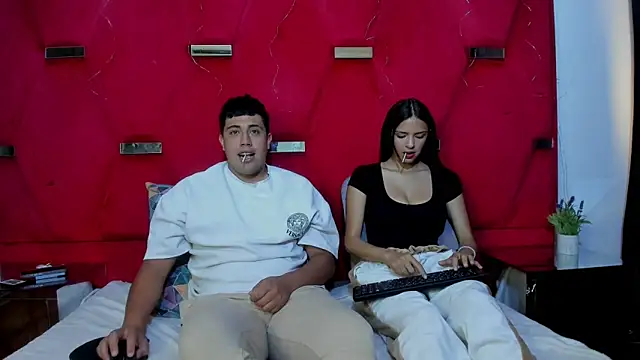 Emmaanddarling online show from January 6, 2:43 pm