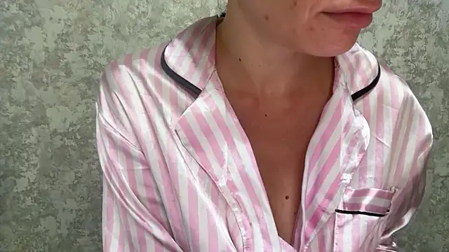 Angelinaa19 online show from May 27, 8:11 am