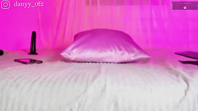 Daniihot   online show from May 30, 5:16 am