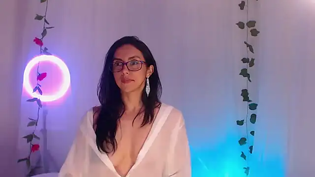 Belladonna lips online show from May 29, 3:26 am
