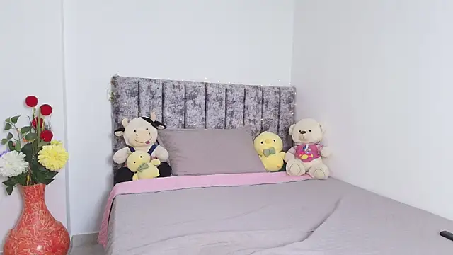  emiily pink online show from November 23, 12:51 pm