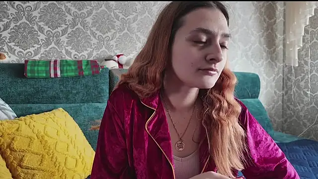 SweetLiaison online show from February 11, 9:11 am