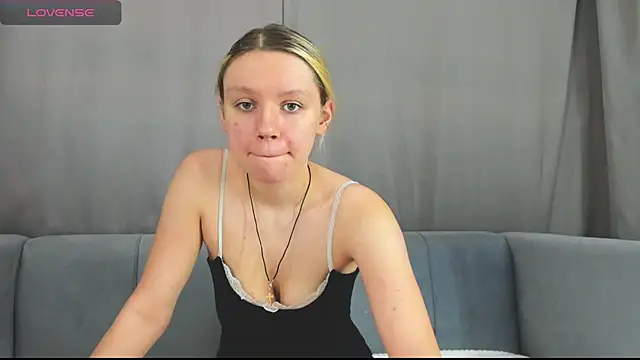 Monisees online show from November 15, 7:31 am