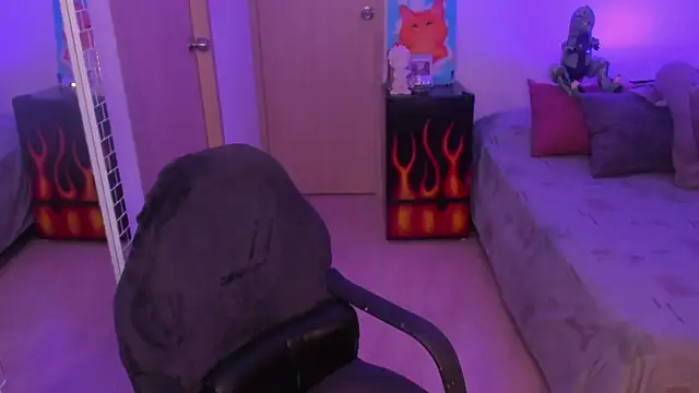 rotwallace online show from July 17, 4:17 am