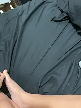 latinahorny11 online show from February 14, 5:09 am